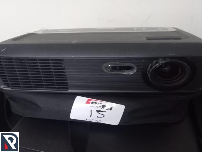 DELL PROJECTOR AND 2 SCREENS