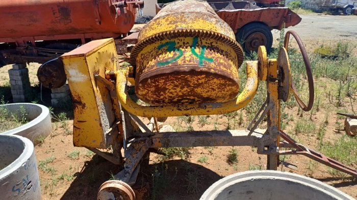 CONCRETE MIXER