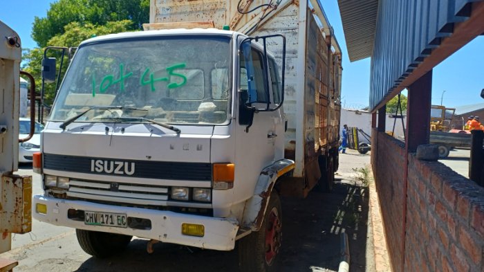 ISUZU - WASTE TRUCK REFUSE