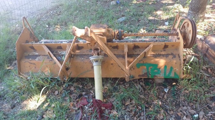 GRASS CUTTER