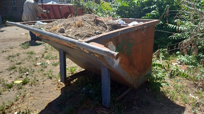 STEEL SKIP BIN