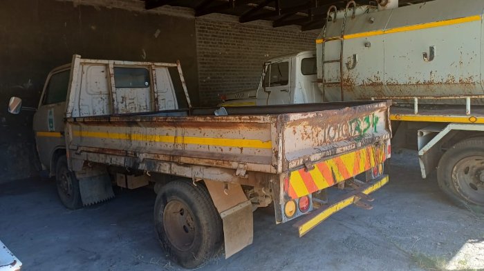 TOYOTA 312 TON TRUCK