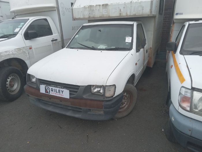 2003 ISUZU KB 200I FLEETSIDE (WHITE)