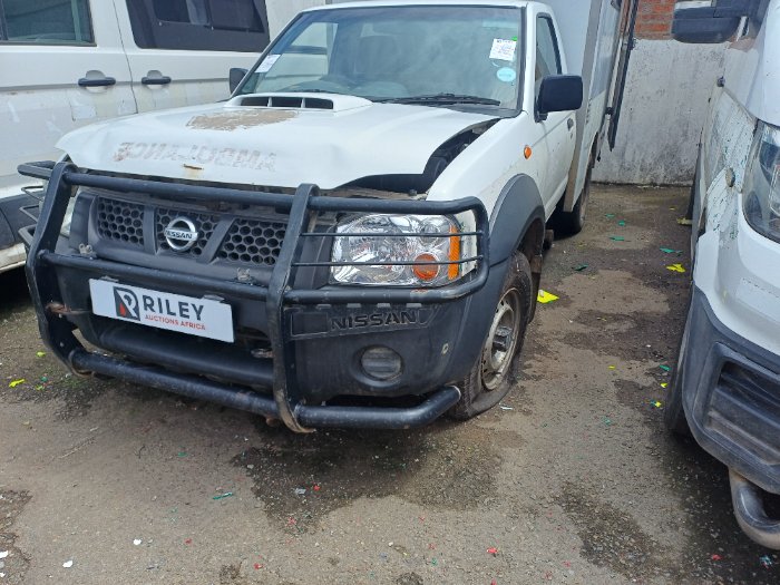 2018 NISSAN 2.5D SE+SC 4X4 ABS (WHITE)