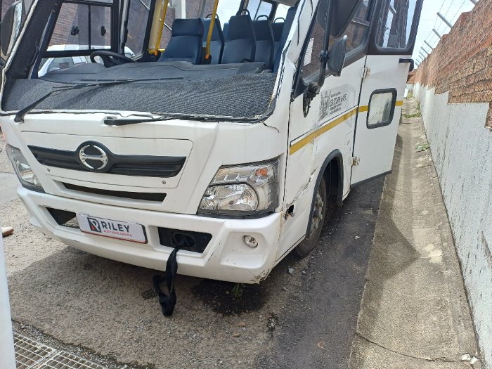2024 HINO 300 916 LWB MT 32-35 SEATER (WHITE)