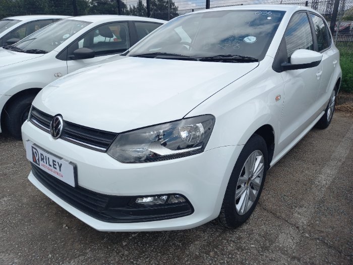 2022 VOLKSWAGEN POLO VIVO 14 63KW C/LINE HB (2021-2023) (WHITE)