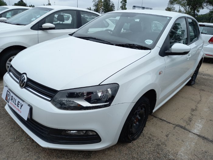 2022 VOLKSWAGEN POLO VIVO 14 63KW C/LINE HB (2021-2023) (WHITE)