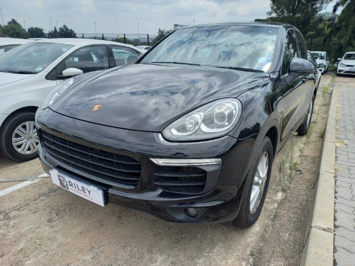 2015 PORSCHE CAYENNE DIESEL (BLACK)