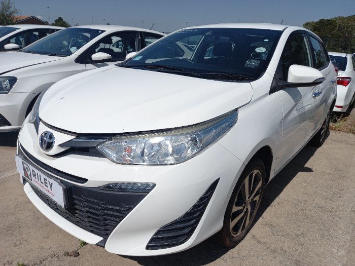 2021 TOYOTA YARIS (WHITE)