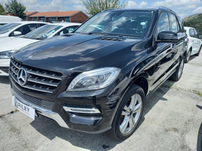 2015 MERC ML400 (BLACK)