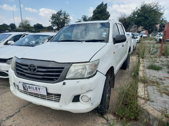 2013 TOYOTA HILUX (WHITE)