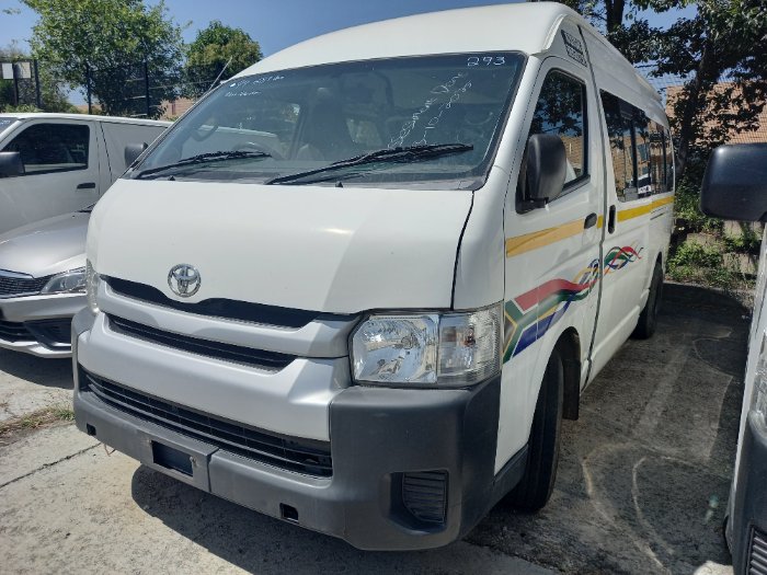 2018 TOYOTA QUANTUM (WHITE)