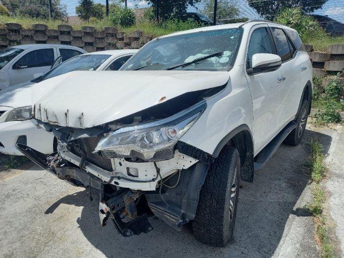2019 TOYOTA FORTUNER (WHITE)
