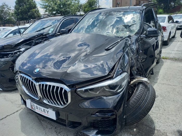 2022 BMW X5 (BLACK)