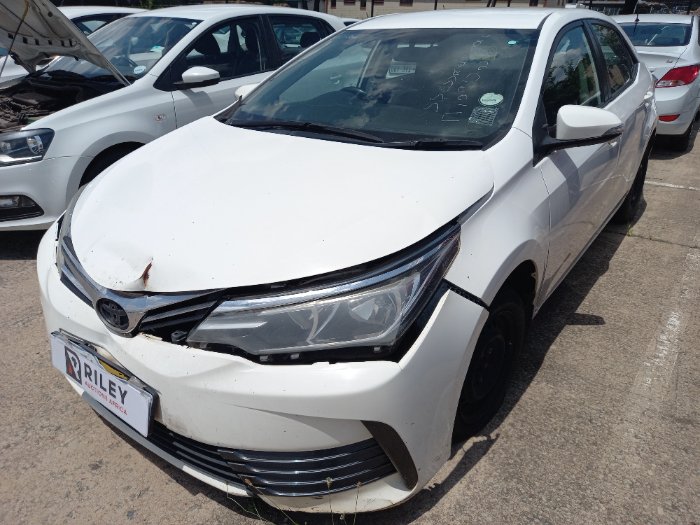 2018 TOYOTA COROLLA (WHITE)