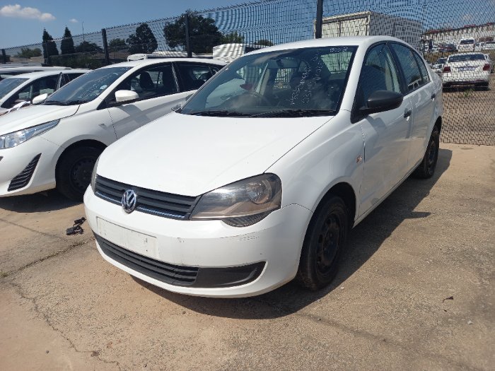 2015 VW POLO VIVO (WHITE)