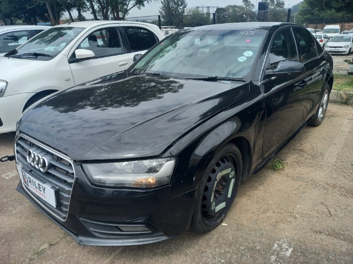 2013 AUDI A4 (BLACK)