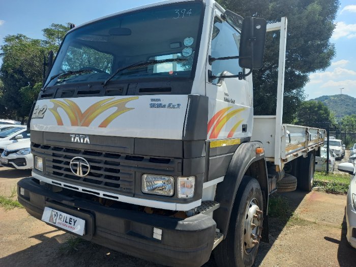 2018 TATA 1518 (WHITE)