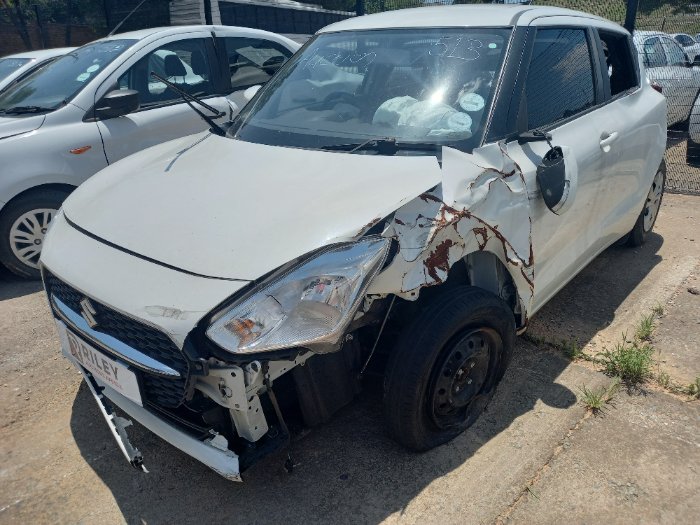 2023 SUZUKI SWIFT 12 (WHITE)