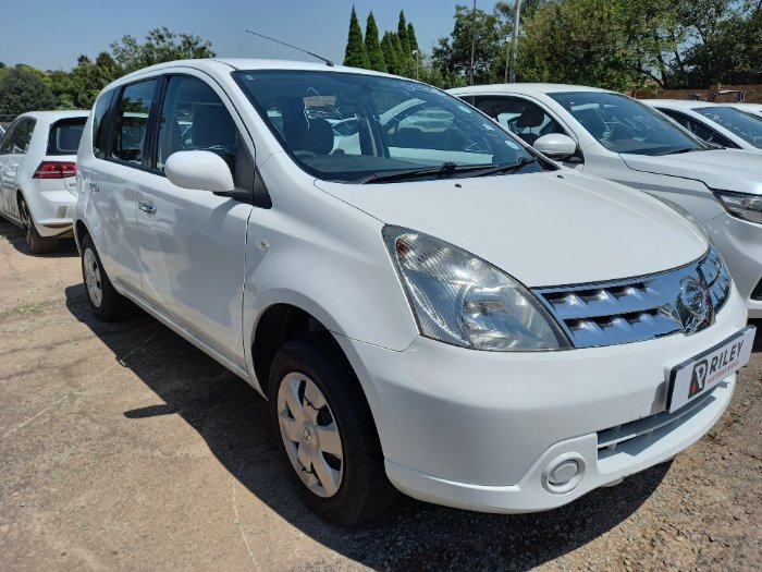 2014 NISSAN LIVINA 16 (WHITE)