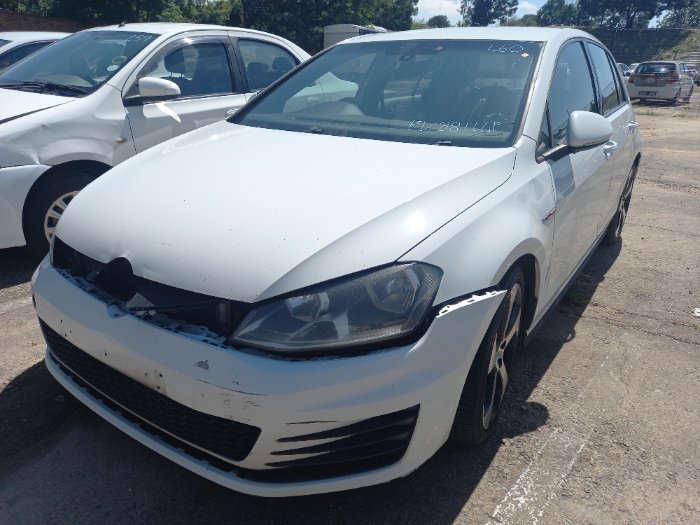 2017 VW GOLF GTI (WHITE)