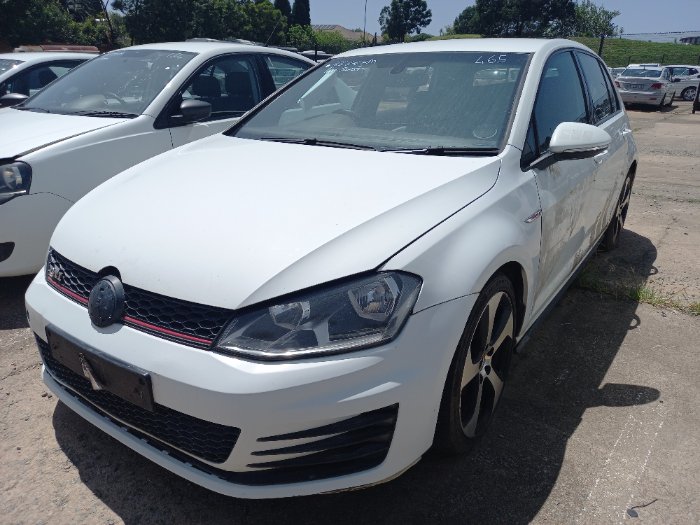 2017 VW GOLF GTI (WHITE)