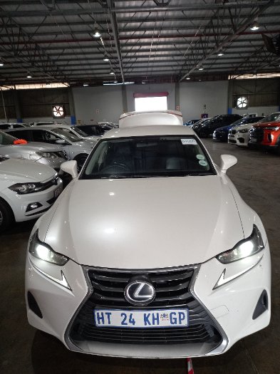 2018 LEXUS IS (WHITE)