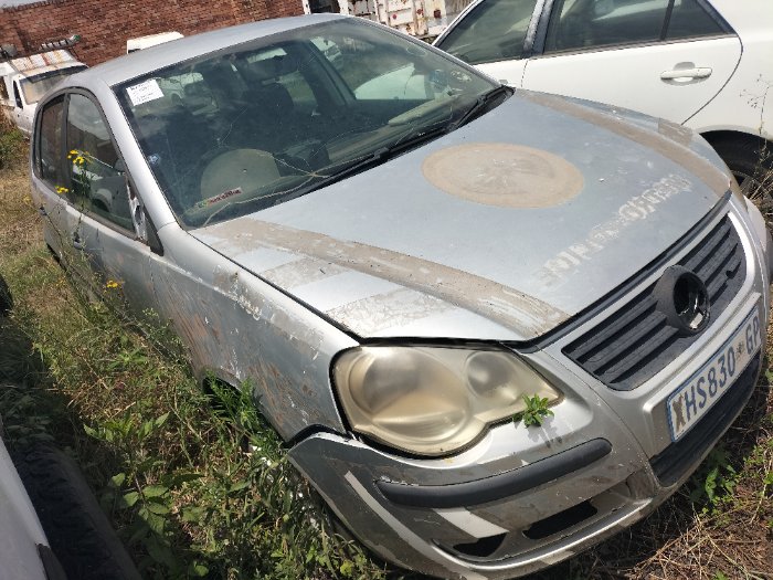 VOLKSWAGEN POLO VIVO 1.6 (WHITE)