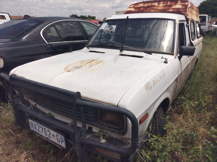 NISSAN 1400 (WHITE)