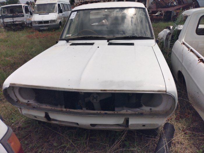 NISSAN 1400 (WHITE)