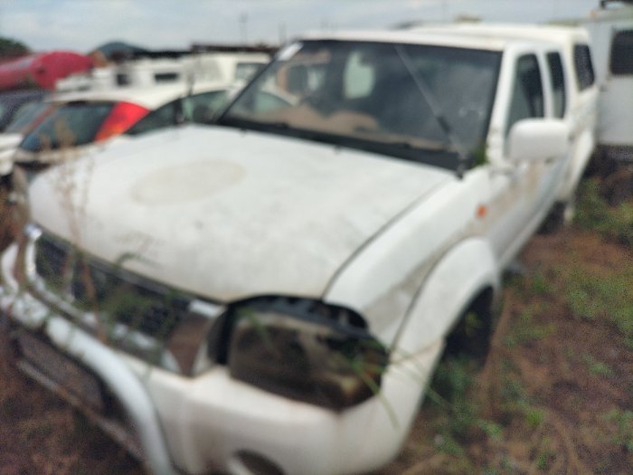 NISSAN 2.2 (WHITE)