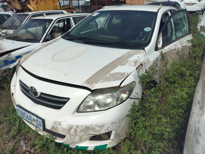 TOYOTA COROLLA SEDAN (WHITE)