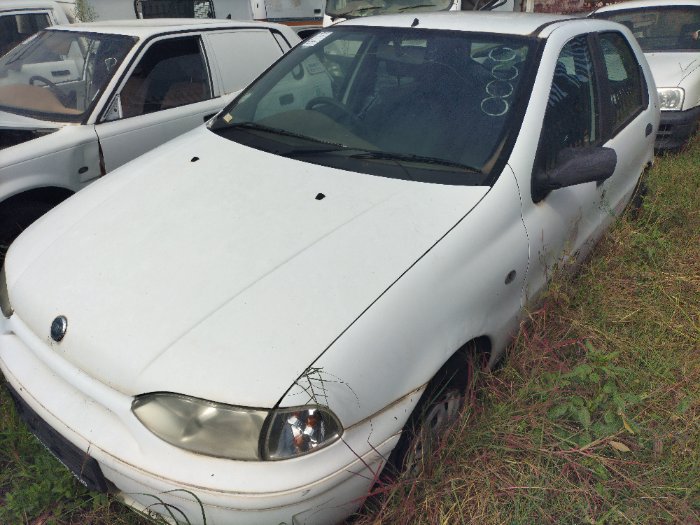 FIAT PALIO (WHITE)