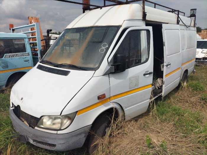 MERCEDES BENZ SPRINTER (WHITE)