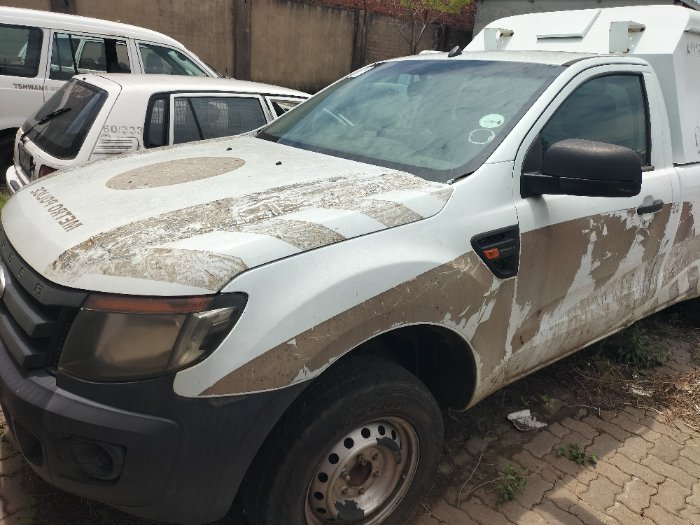 FORD RANGER (WHITE)