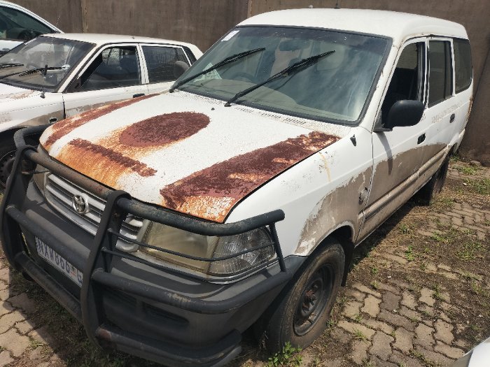 TOYOTA CONDOR (WHITE)