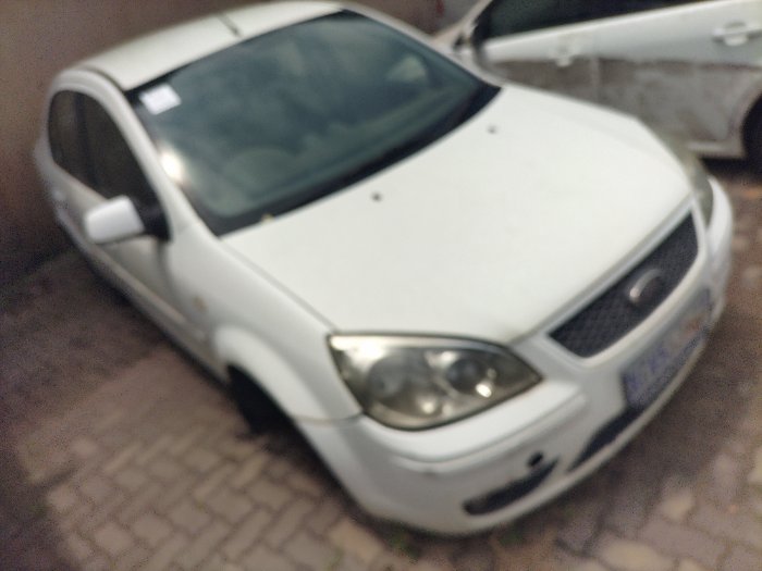FORD ICON (WHITE)