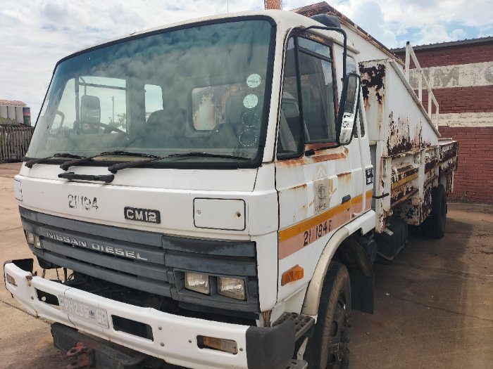 NISSAN DIESEL DROPSIDE CABSTAR 40L (WHITE)