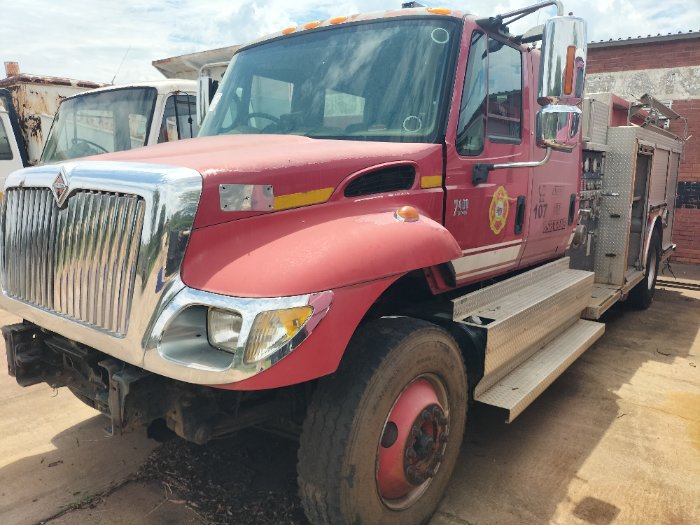 FIRE ENGINE 7400 4X2 (WHITE)