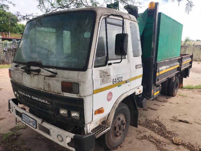 NISSAN DIESEL CM10 (WHITE)