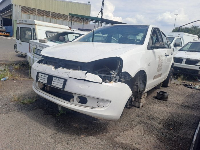 POLO VIVO VW (WHITE)