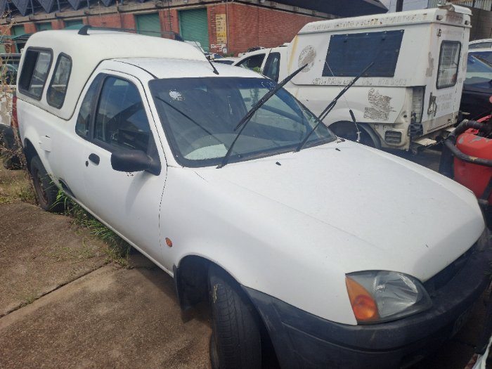 NISSAN BANTAM (WHITE)