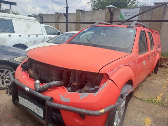 NISSAN NAVARA (RED)