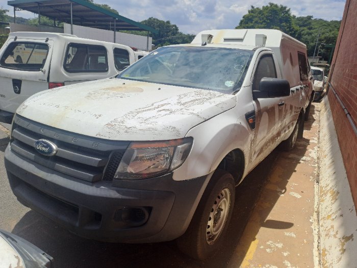 FORD RANGER (WHITE)
