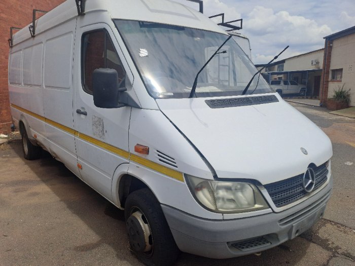 MERCEDES SPRINTER (WHITE)