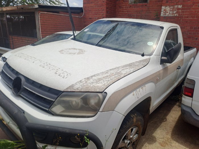 VOLKSWAGEN AMAROK (WHITE)