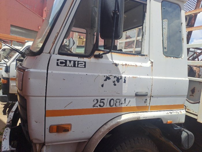 NISSAN DIESEL CMR (WHITE)