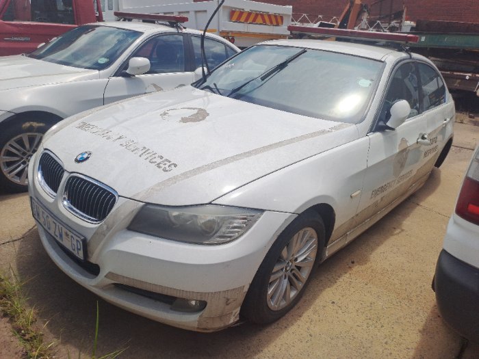 BMW 325I (WHITE)