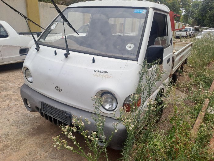 HYUNDAI H100 (WHITE)