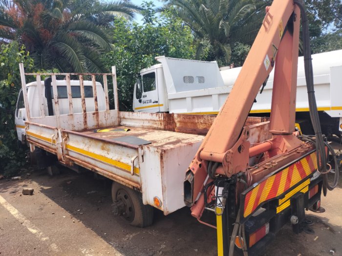 TOYOTA DYNA 4 TON (WHITE)